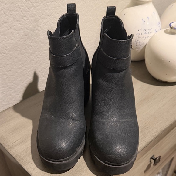 Mix No. 6 Black Ankle Booties - Picture 1 of 4